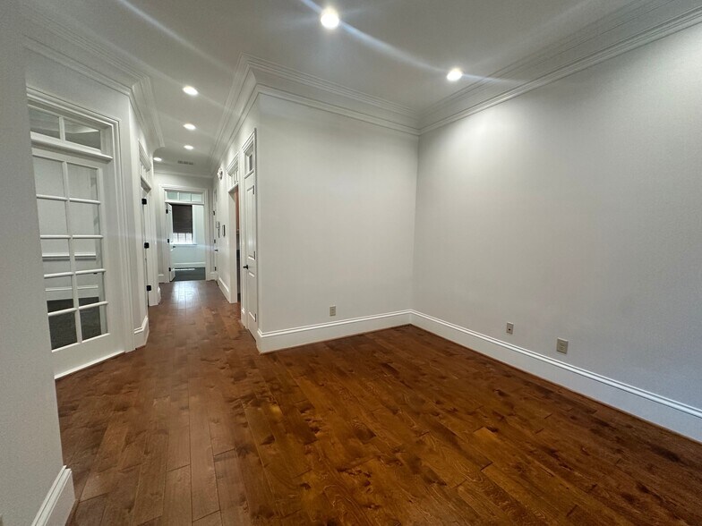 More Photos Of 514 W Maple St, Cumming Unknown For Lease