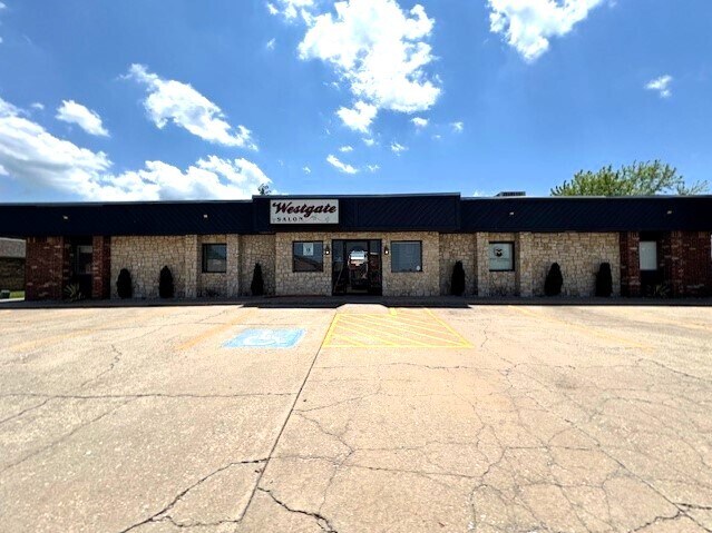 More Photos Of 9414 Westgate Rd, Oklahoma City Office For Sale