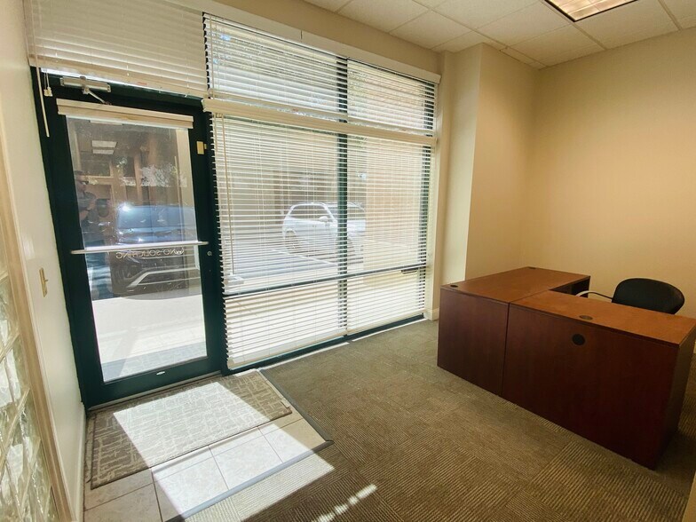 More Photos Of 12276 San Jose Blvd, Jacksonville Coworking Space