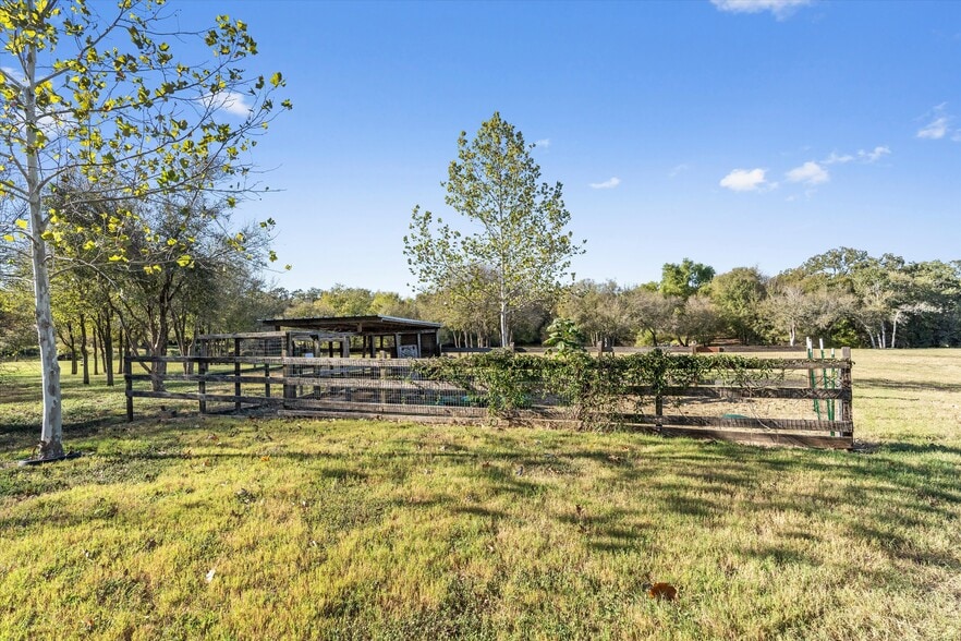 More Photos Of 1092 FM 3000, Elgin Specialty For Sale