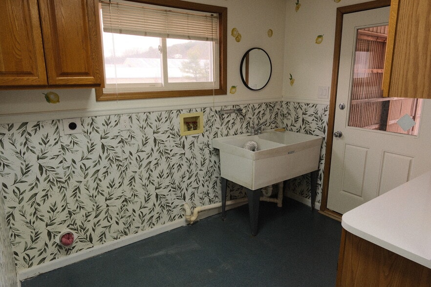 More Photos Of 1052 Centre Tpke, Orwigsburg Flex For Sale