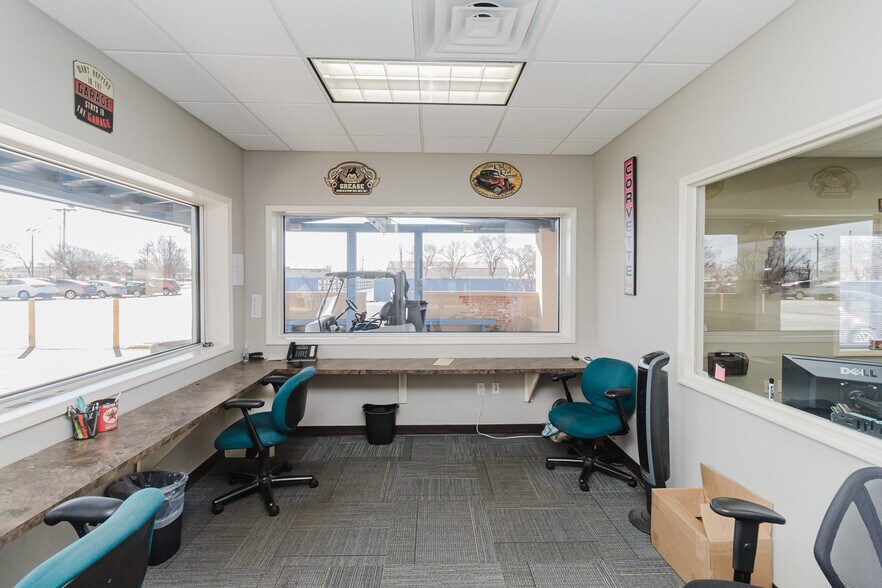 More Photos Of 3101 S Broadway St, Wichita Freestanding For Sale