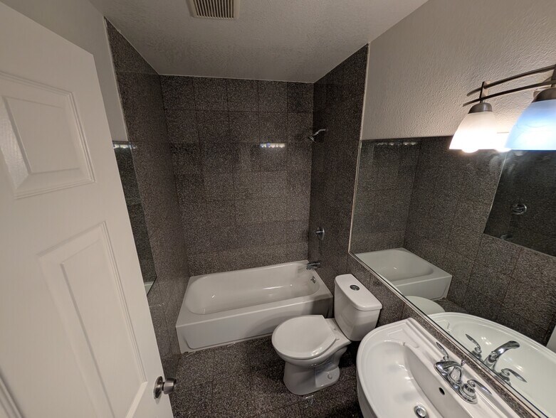 More Photos Of 126 E Jamestown St, Stockton Apartments For Sale