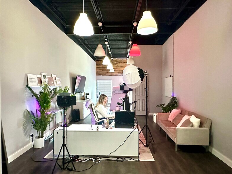 More Photos Of 4160-4260 NW 1st Ave, Boca Raton Showroom For Lease