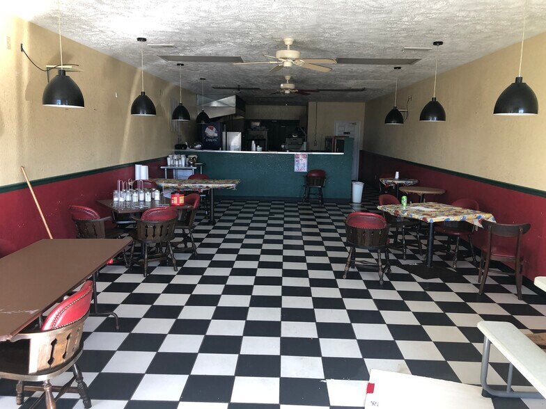 More Photos Of 210 E Main St, Newbern Restaurant For Lease