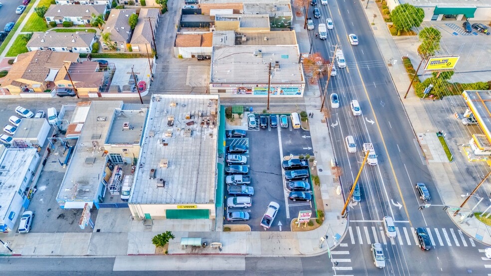 More Photos Of 401-407 N Victory Blvd, Burbank General Retail For Sale