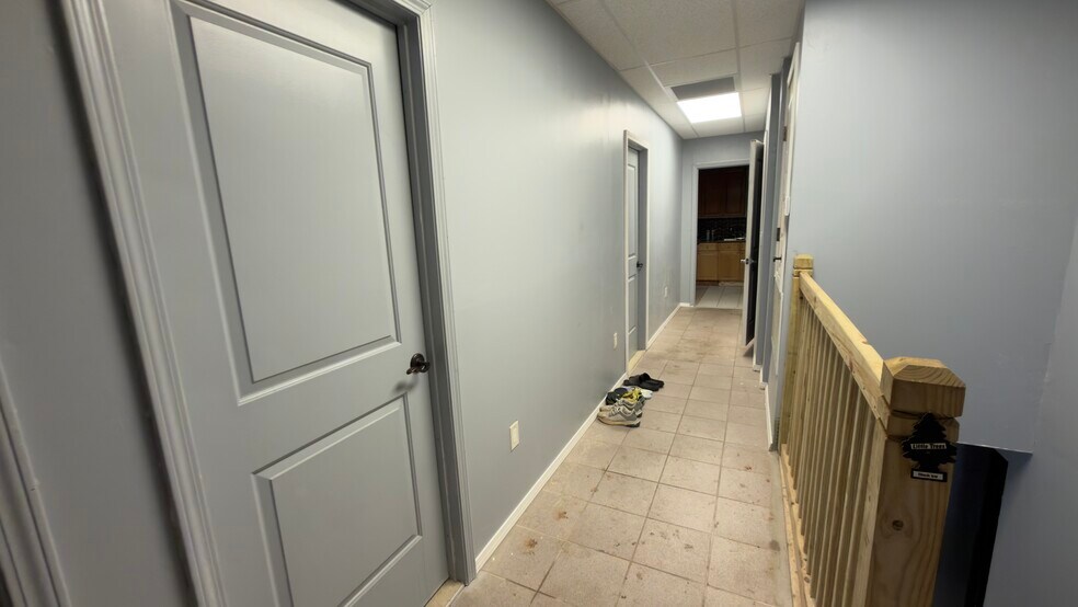More Photos Of 2800 Delano St, Pensacola Warehouse For Lease
