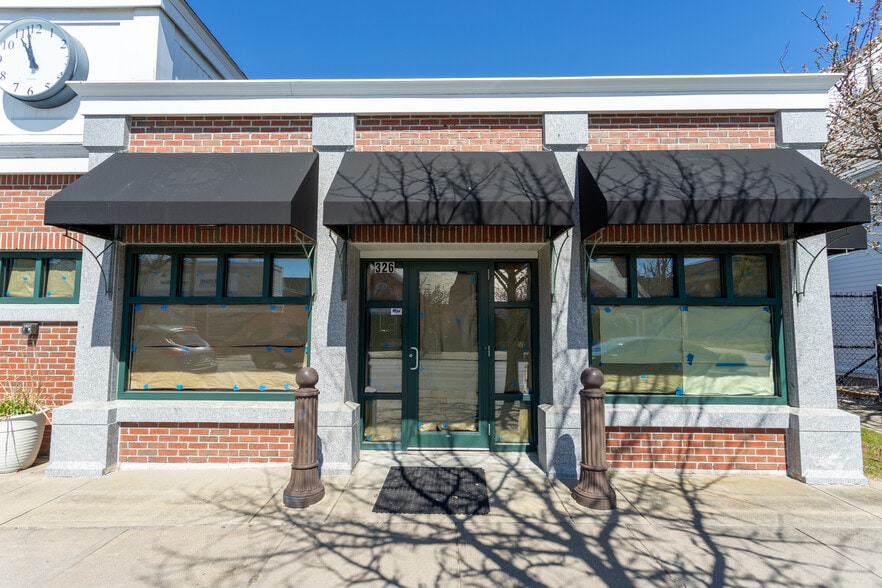 More Photos Of 334 Main St, Hyannis Storefront For Lease