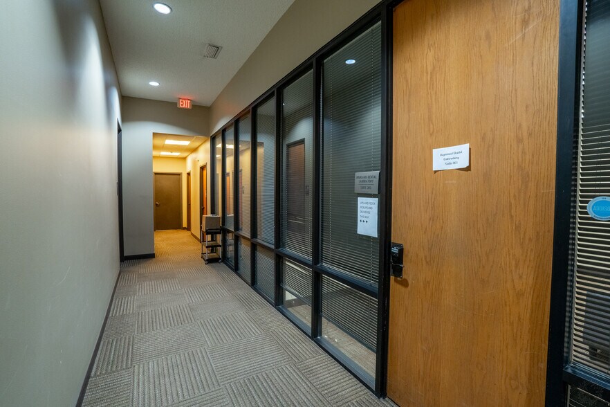 More Photos Of 4620 Sunbelt Dr, Addison Office For Sale