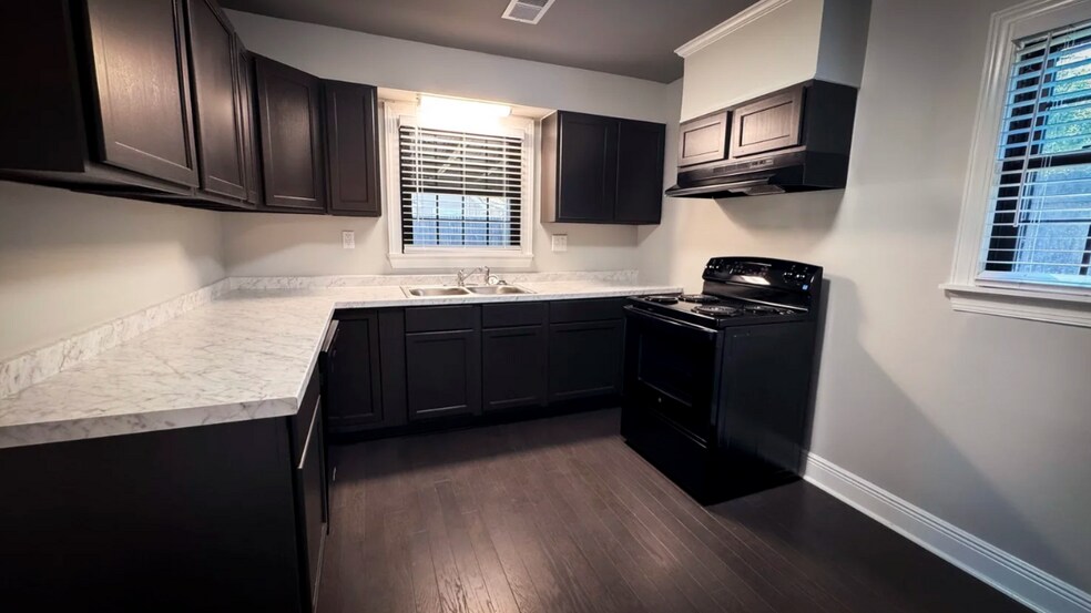 More Photos Of 102 Elmwood Dr, Lebanon Loft Creative Space For Lease