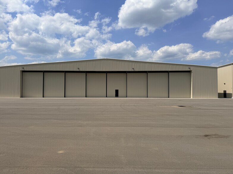 More Photos Of 460 Tasa Dr, Fombell Airplane Hangar For Lease