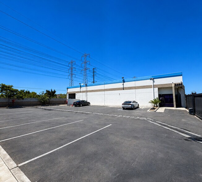 More Photos Of 3350 E 69th St, Long Beach Warehouse For Lease