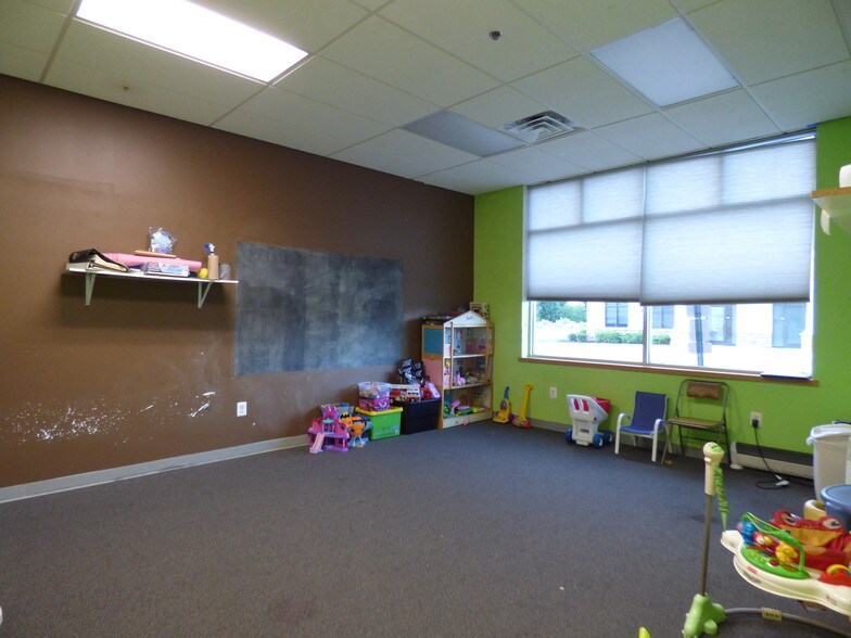 More Photos Of 553 Beckett Rd, Swedesboro Health Club For Lease