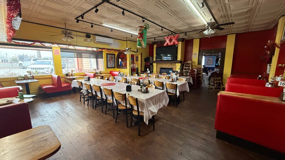 More Photos Of 2313 IH 35, Austin Restaurant For Lease