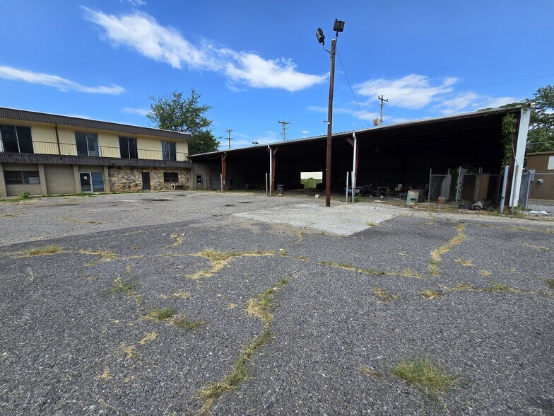 More Photos Of 2240 Deadrick Ave, Memphis Office For Sale