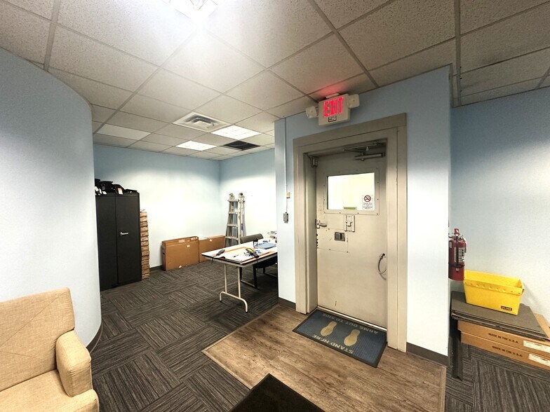More Photos Of 4395 Springfield St, Dayton Warehouse For Sale