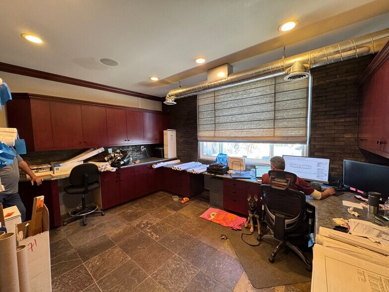 More Photos Of 29160 Goetz Rd, Menifee Showroom For Sale