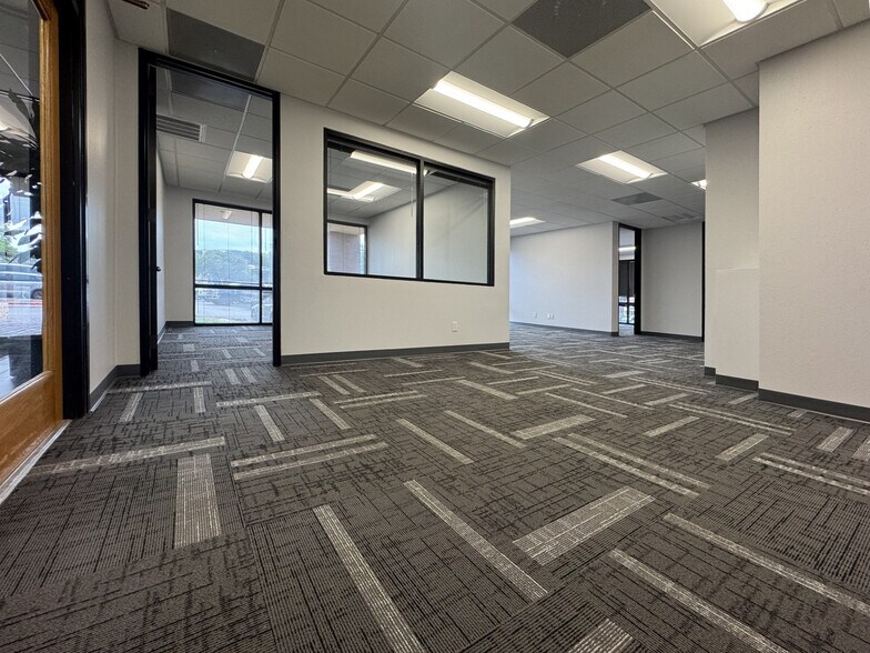 More Photos Of 3001 S Lamar Blvd, Austin Office For Lease