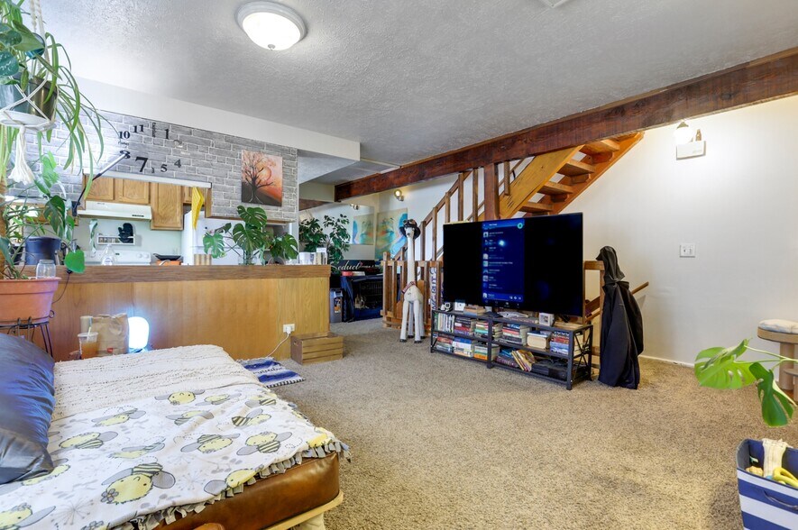 More Photos Of 287-293 S Hoyt St, Lakewood Apartments For Sale