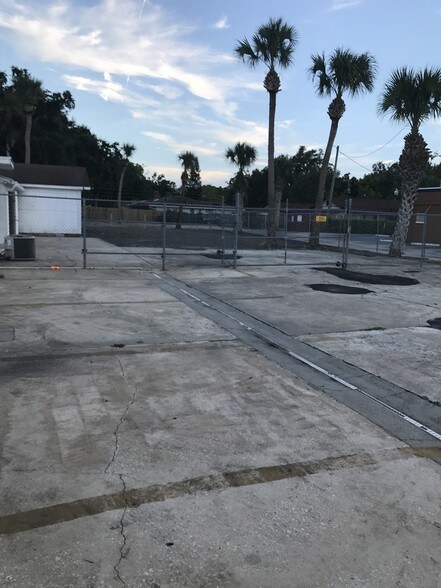 More Photos Of 909 W International Speedway Blvd, Daytona Beach Freestanding For Sale