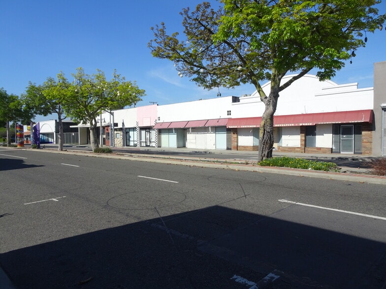 More Photos Of 5661 Atlantic Ave, Long Beach Restaurant For Sale