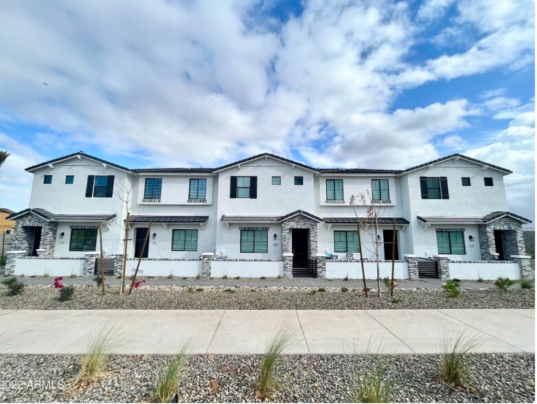 Primary Photo Of 3230 E Thomas Rd, Mesa Apartments For Sale