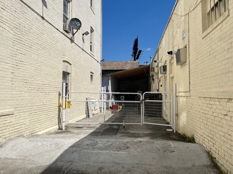More Photos Of 4-6 John St, Waterbury Apartments For Sale