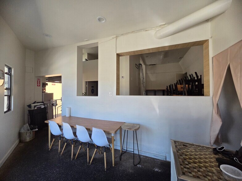 More Photos Of 3051-3055 3/4 Foothill Blvd, La Crescenta Apartments For Lease