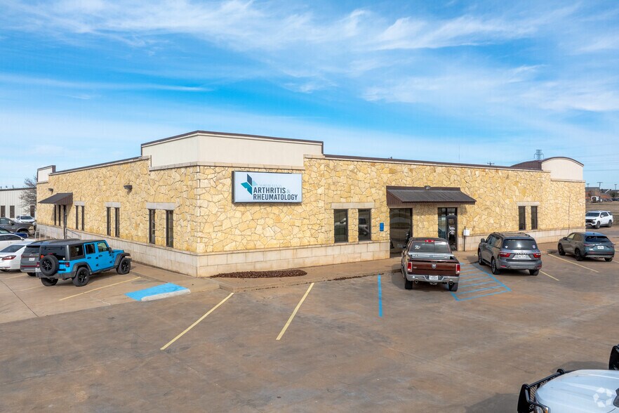 More Photos Of 5800 Kell Blvd, Wichita Falls Medical For Sale