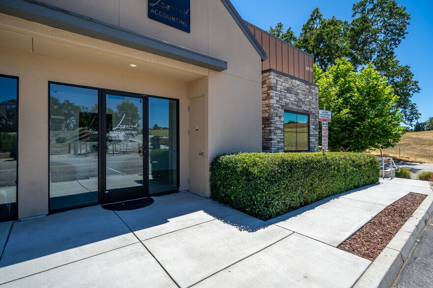 More Photos Of 1075 Rossi Rd, Templeton Unknown For Lease