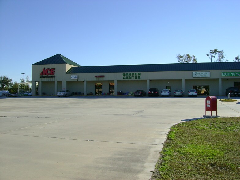 More Photos Of 4405 E Aloha Dr, Diamondhead Storefront Retail Office For Lease
