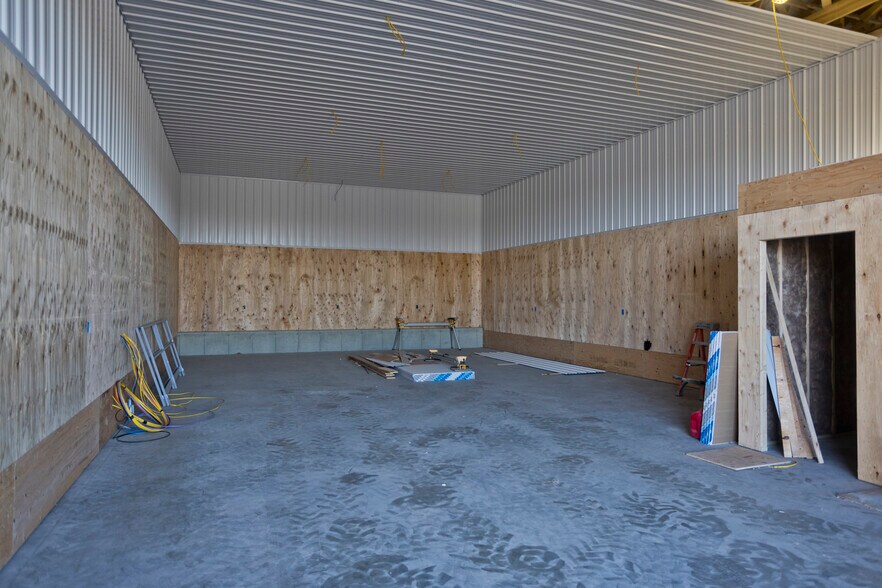 More Photos Of 29 Moody Rd, Enfield Warehouse For Lease