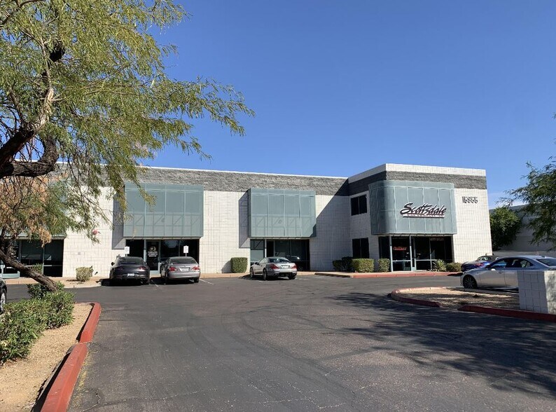 More Photos Of 15955 N Dial Blvd, Scottsdale Light Distribution For Lease