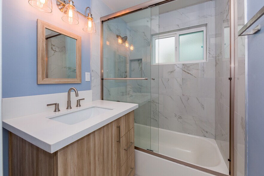 More Photos Of 1057 Euclid Ave, Long Beach Apartments For Sale