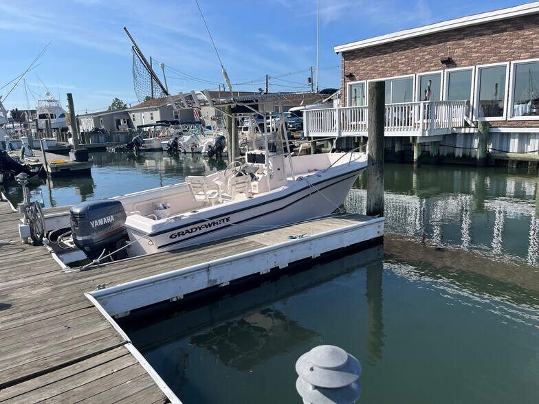 More Photos Of 95 Hudson Ave, Freeport Restaurant For Sale