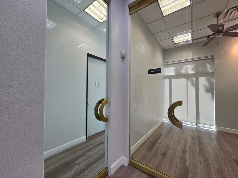More Photos Of 2435 W Horizon Ridge Pky, Henderson Medical For Lease