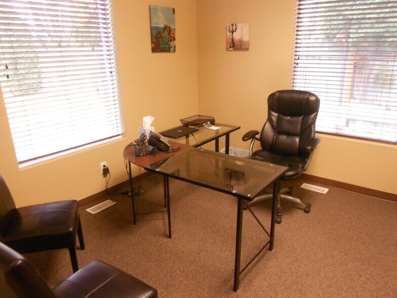 More Photos Of 3438 S 15th E, Idaho Falls Office For Sale