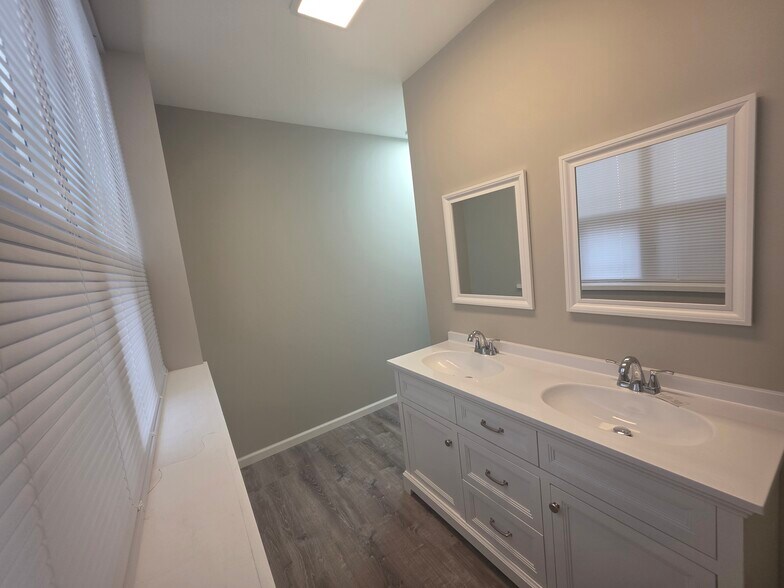 More Photos Of 413-417 Frelinghuysen Ave, Newark Light Distribution For Sale