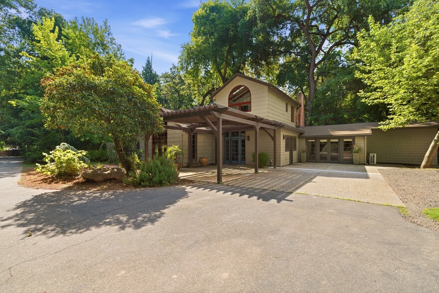 More Photos Of 9345 Stanford Ln, Durham Winery Vineyard For Sale