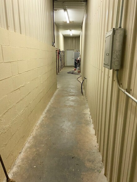 More Photos Of 36161 W Highway 51, Mannford Service For Sale