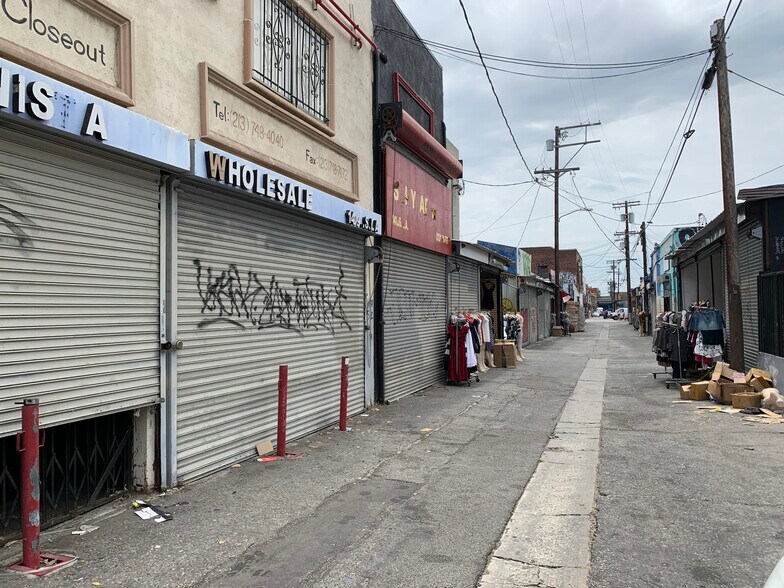 Primary Photo Of 1409-1413 S Los Angeles St, Los Angeles Storefront For Lease