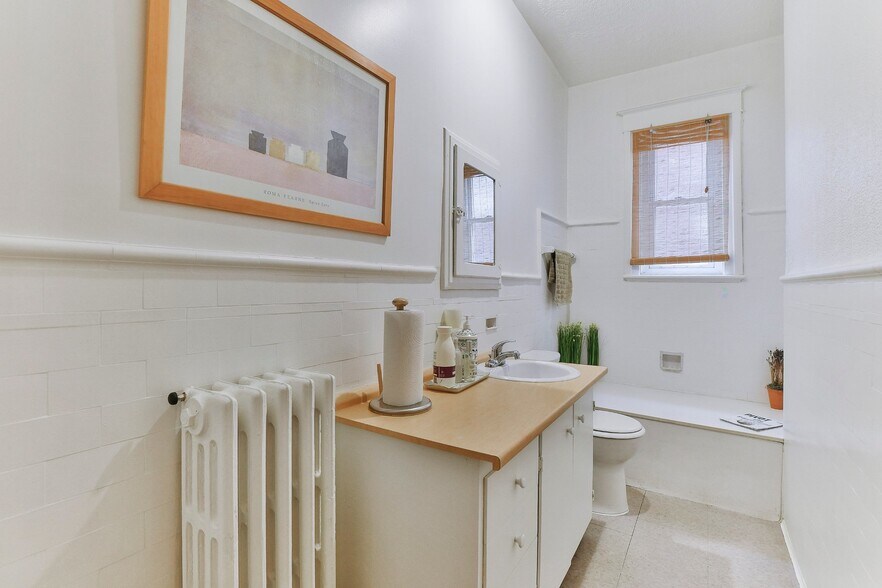 More Photos Of 8234-8242 Rue St-Denis, Montréal Multifamily For Sale