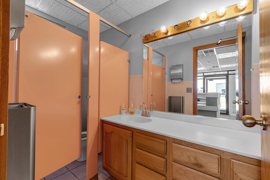 More Photos Of 1783 Kenmore Ave, Kenmore Warehouse For Sale