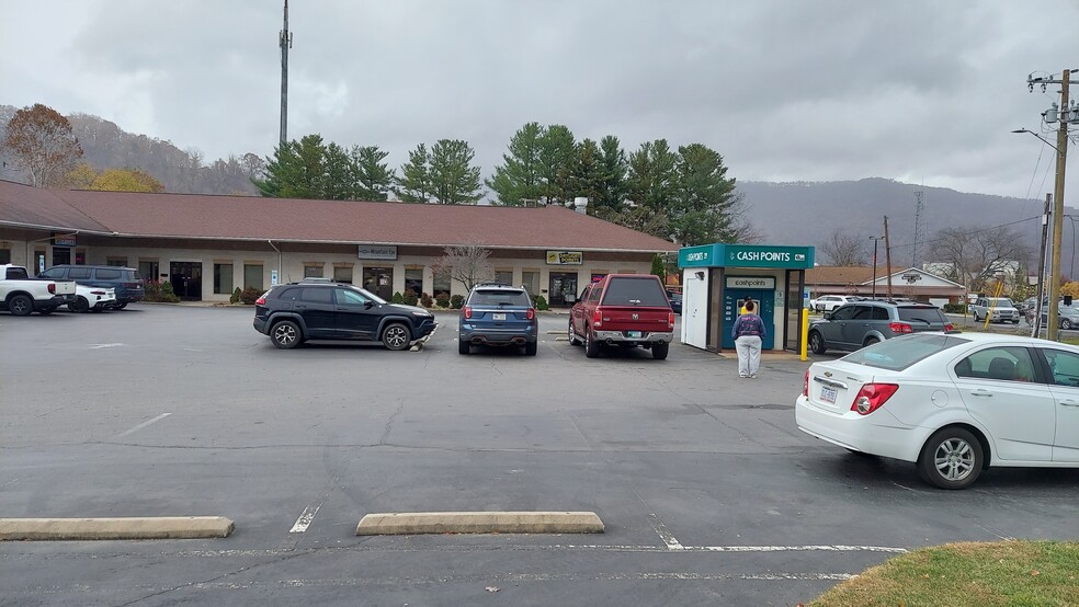 More Photos Of 1896-1908 S Main St, Waynesville Medical For Lease