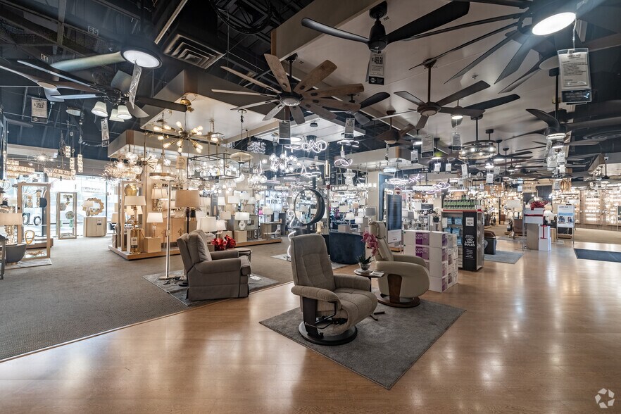 More Photos Of 18989 Hawthorne Blvd Beach, Redondo Beach Freestanding For Lease