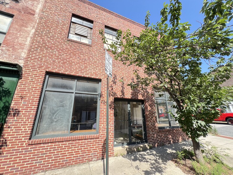 More Photos Of 1438-1442 Light St, Baltimore Showroom For Sale