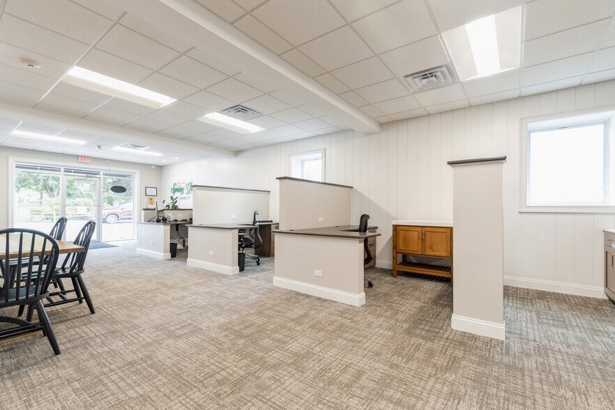 More Photos Of 2019-2025 Main Street Rd, Spring Grove Freestanding For Sale