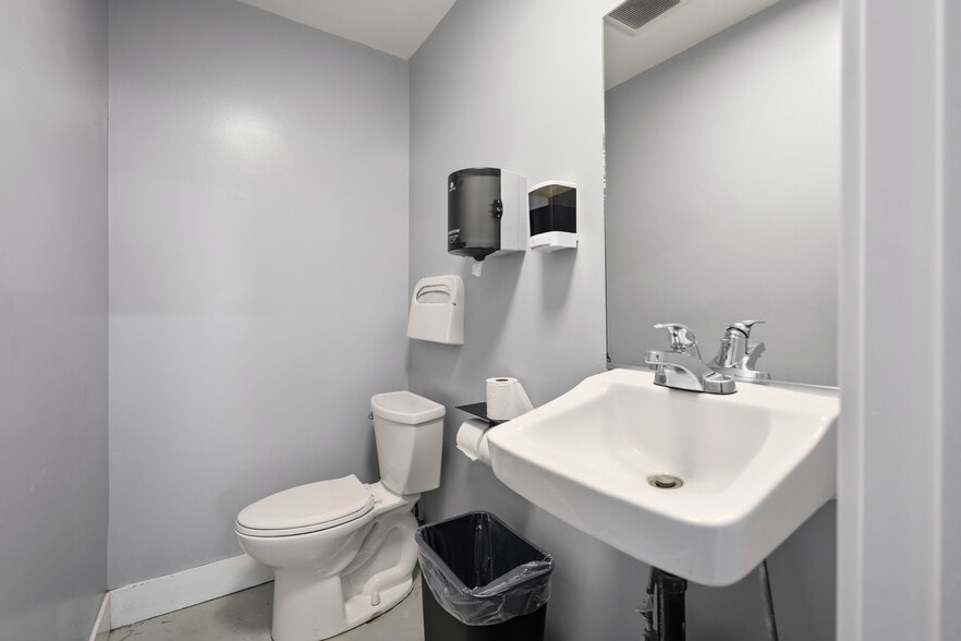 More Photos Of 4807-4827 E 49th St, Vernon Warehouse For Lease