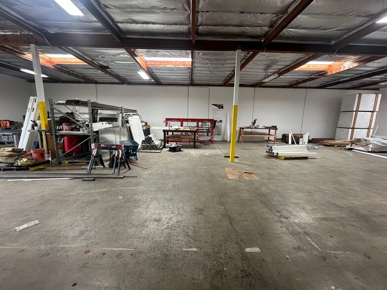 More Photos Of 14258 Valley Blvd, City Of Industry Manufacturing For Lease