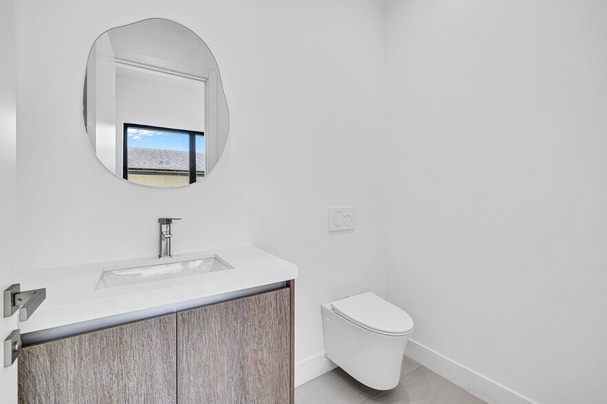 More Photos Of 1233 NE 12th Ave, Fort Lauderdale Apartments For Sale
